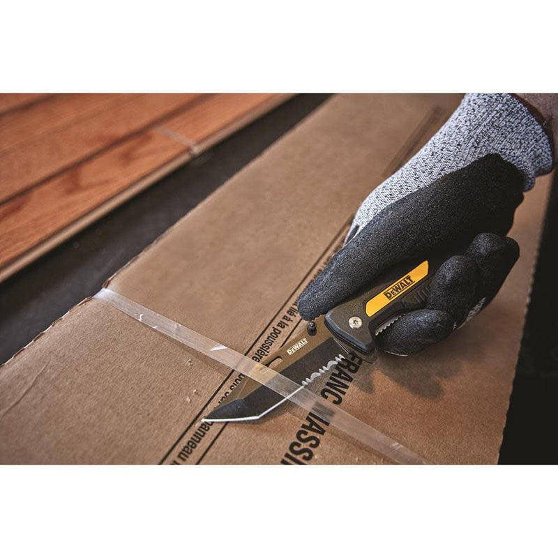 DEWALT DWHT10910 Pocket Knife with Ball-Bearing Assist