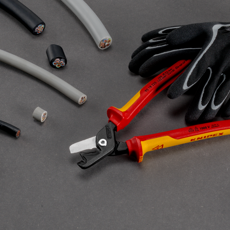 KNIPEX 95 18 225 StepCut XL Cable Shears with Step Cut