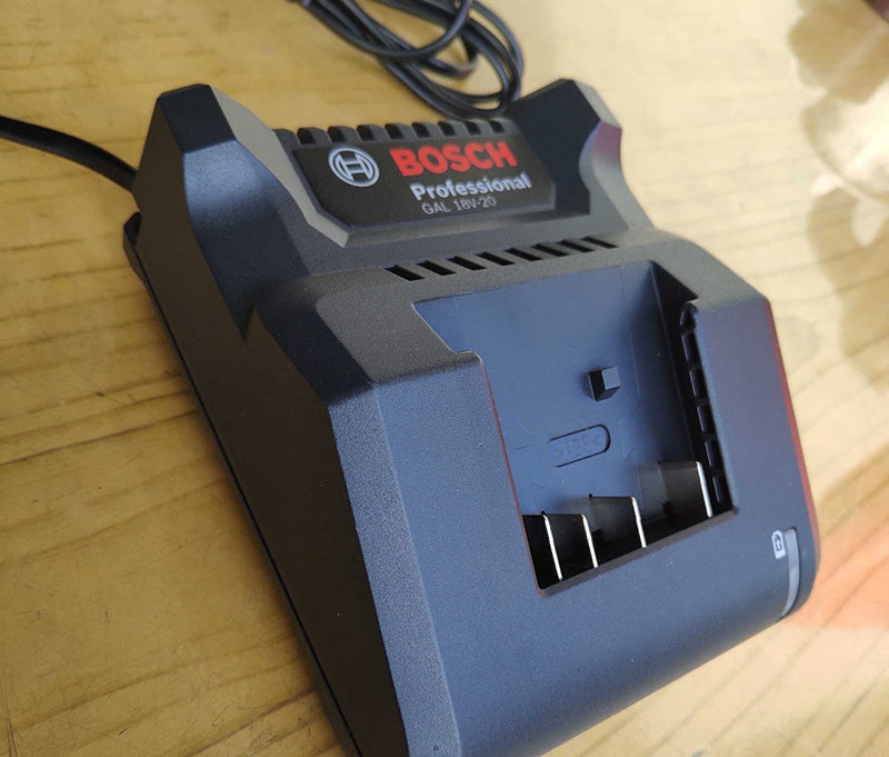 Bosch GAL18V-20 18V Lithium-Ion Fast Battery Charger Built-In LED Charge Status Indicator Input Voltage 220V